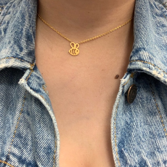 stainless steel gold bumblebee necklace - Picture 2 of 2